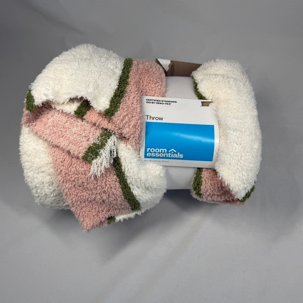 Room Essentials Plush Throw Blanket Pink White Green Colorblock 50"x60" New